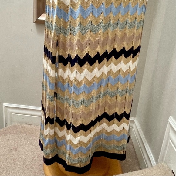 NWT River Island sleeveless knit max dress with chevron pattern. - Picture 7 of 14